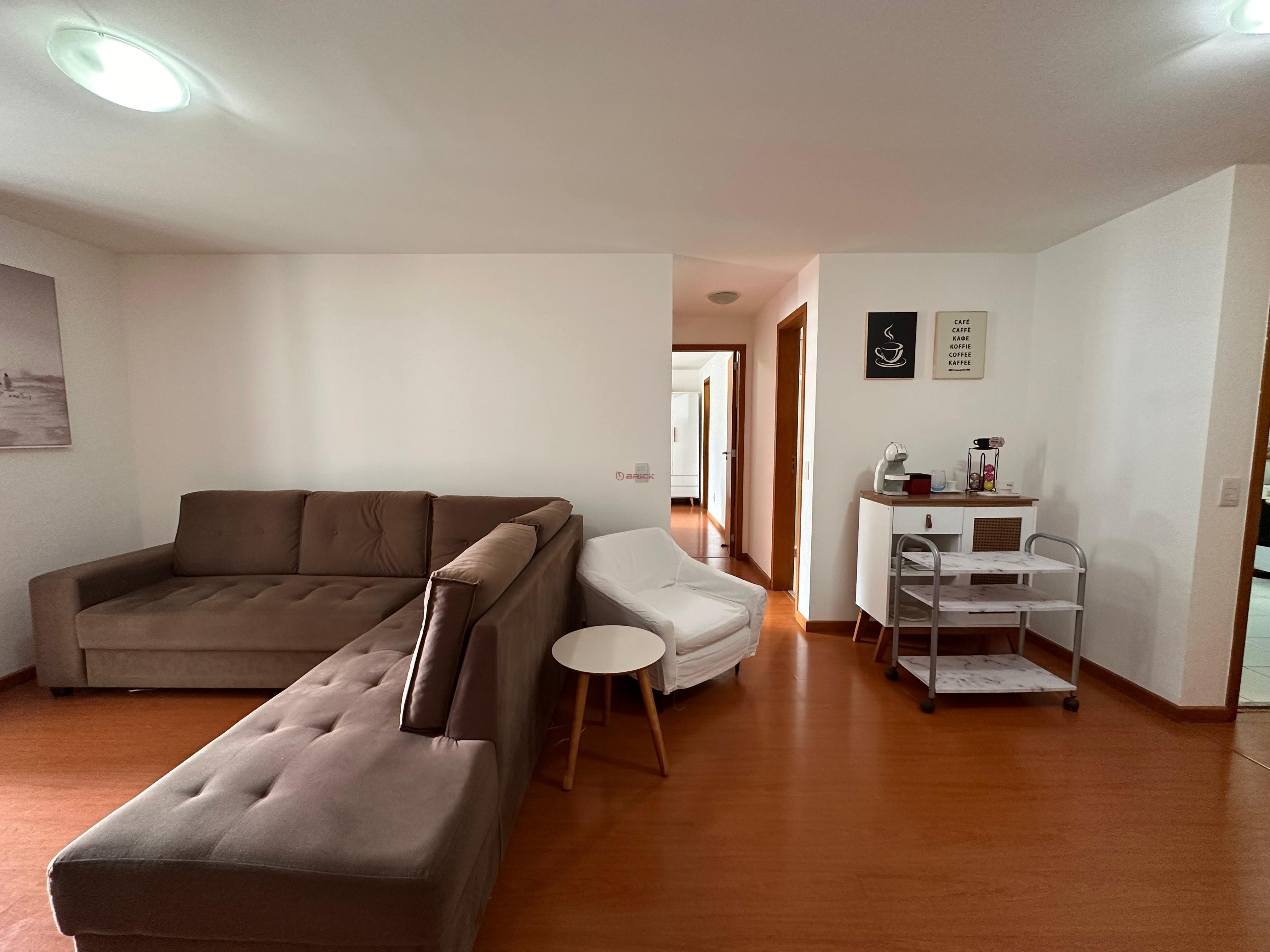 Apartamento à venda com 2 quartos, 81m² - Foto 2