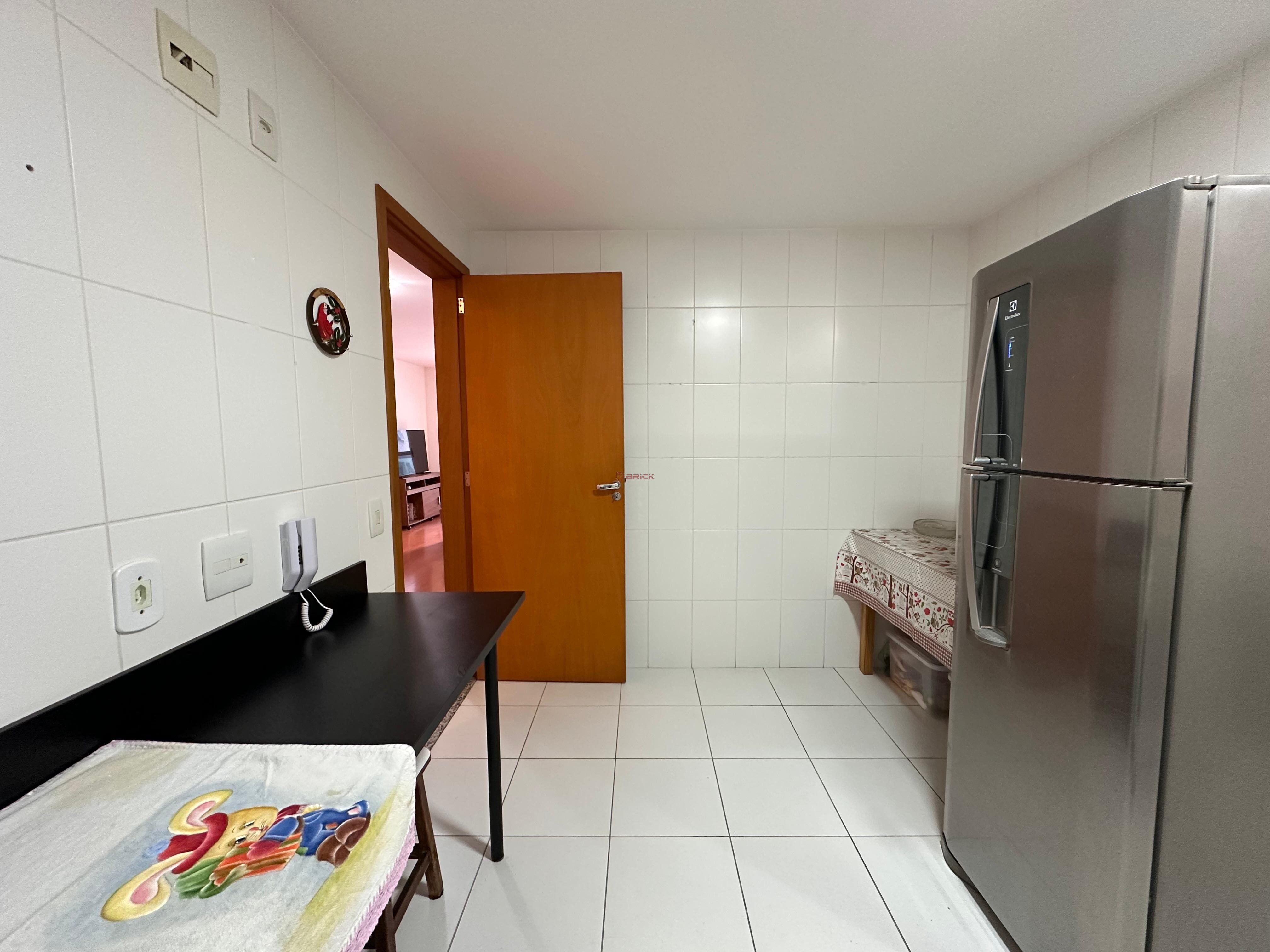 Apartamento à venda com 2 quartos, 81m² - Foto 9