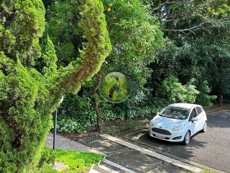 Casa de Condomínio à venda com 3 quartos, 216m² - Foto 2