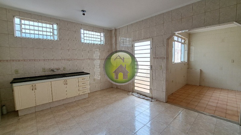 Prédio Inteiro à venda com 1 quarto, 182m² - Foto 1