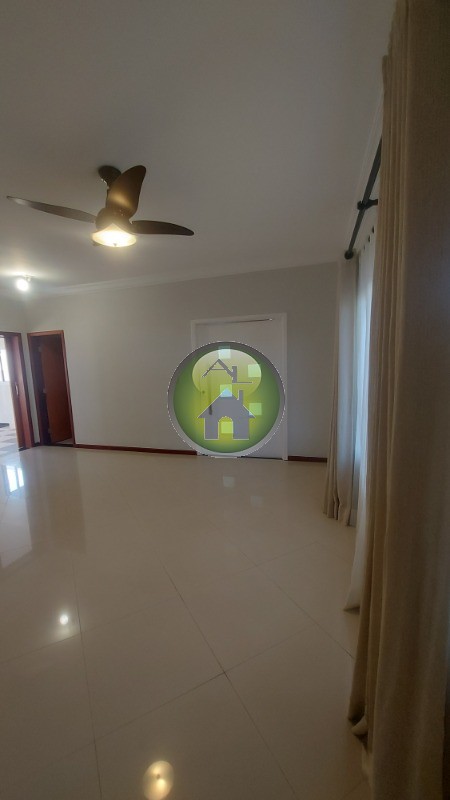 Casa de Condomínio para alugar com 3 quartos, 240m² - Foto 9