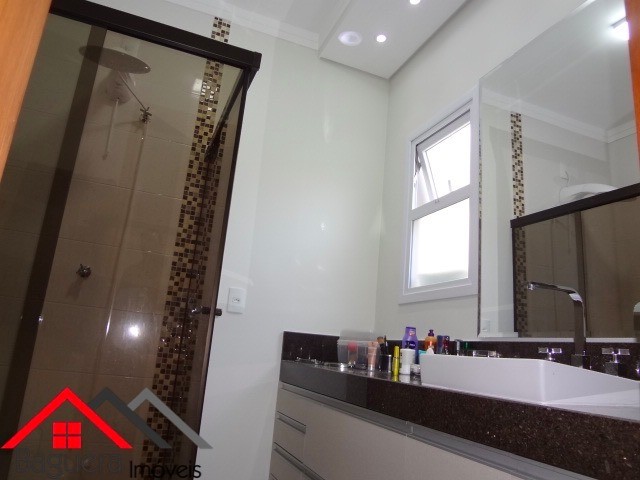 Casa de Condomínio à venda com 3 quartos, 215m² - Foto 19