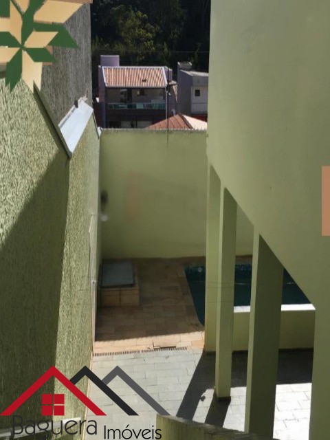 Casa à venda com 3 quartos, 250m² - Foto 3