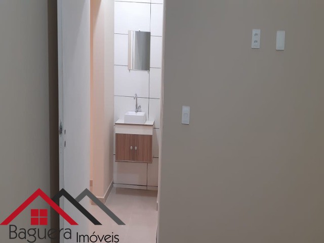 Casa à venda com 3 quartos, 210m² - Foto 2