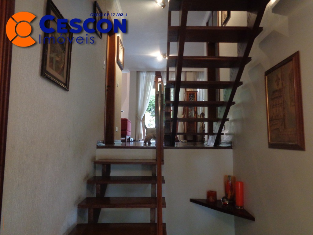 Casa de Condomínio para alugar com 4 quartos, 400m² - Foto 2