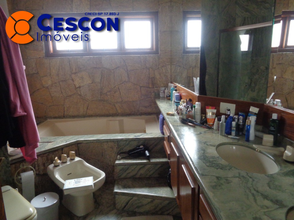 Casa de Condomínio para alugar com 4 quartos, 400m² - Foto 24