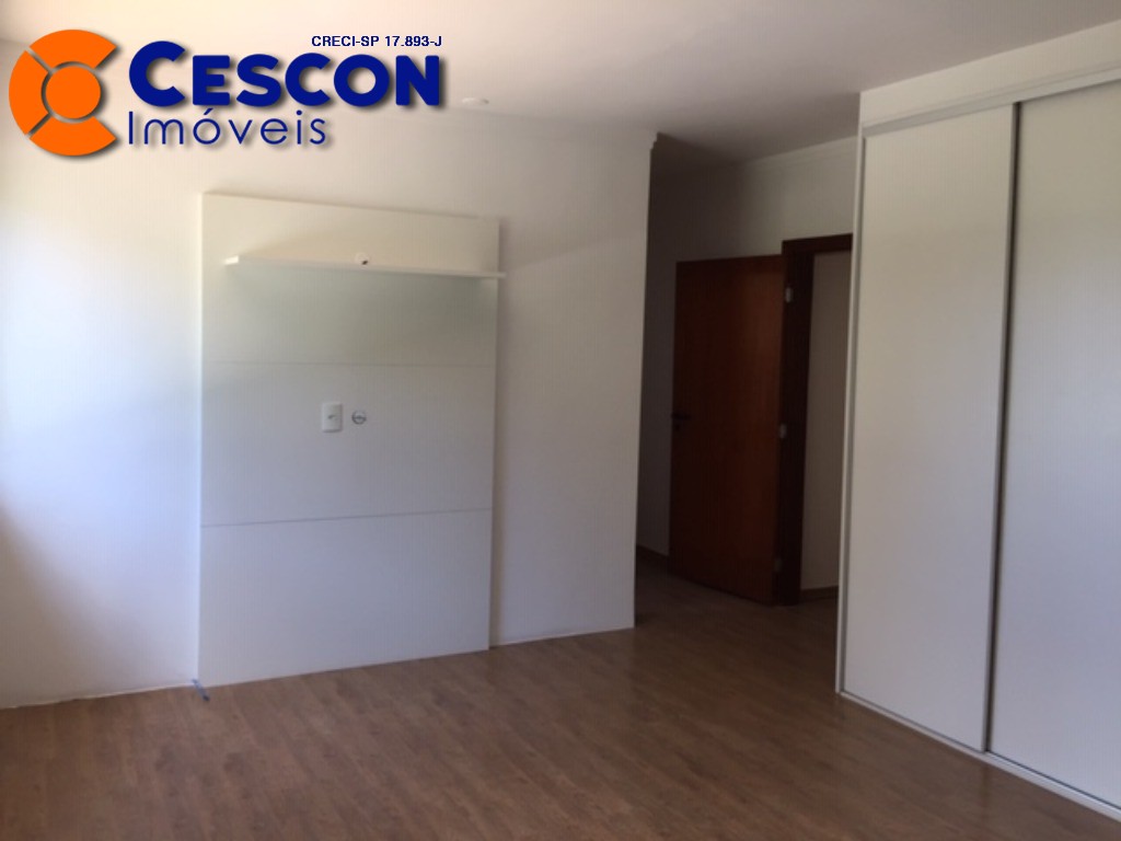 Casa de Condomínio para alugar com 4 quartos, 500m² - Foto 33