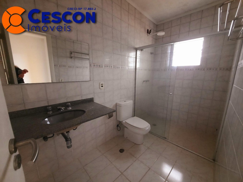 Casa de Condomínio para alugar com 4 quartos, 300m² - Foto 26