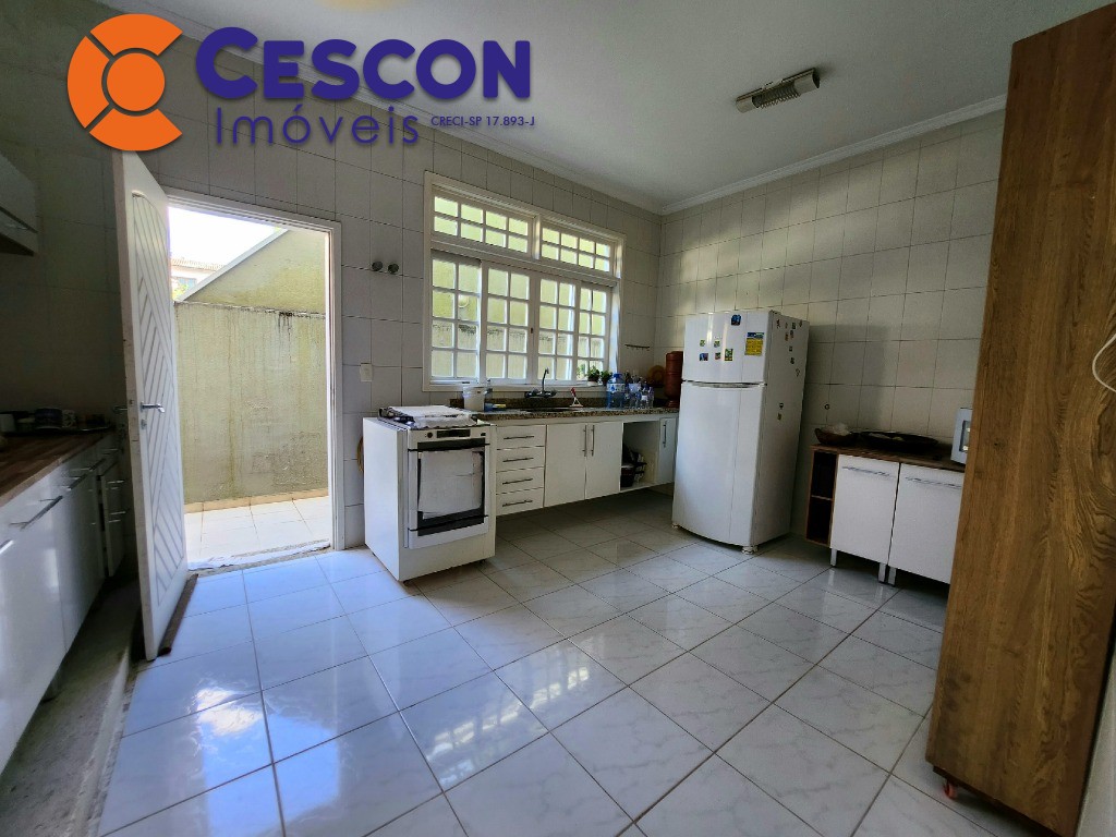 Casa de Condomínio à venda com 3 quartos, 340m² - Foto 11