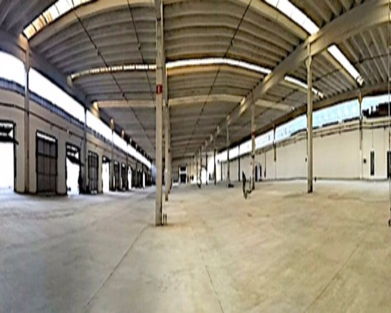 Alugo excelente galpão com nos Três Montanhas com a seguinte descrição: AT: 26.000m2 AC: 10.000m2 Área Fabril: 7.000m2 Pé direito: 8m Área Escritório: 500m2 Área Apoio: 500m2 Dependências: 2 portarias, salas de conferência, 10 dormitórios para motoristas,
