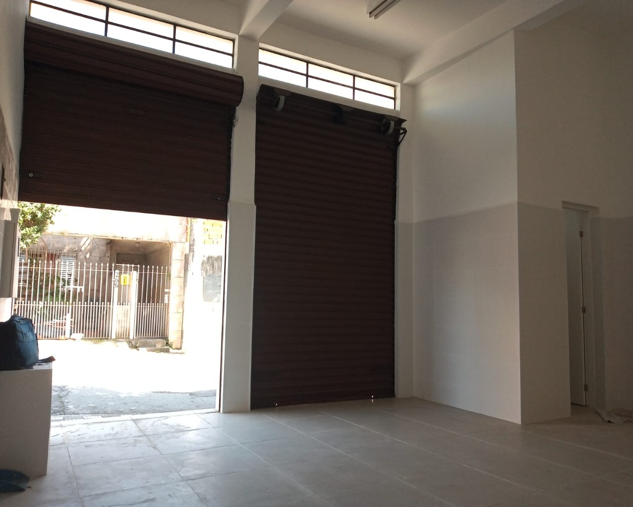Aluguel de Salão Comercial em Vila Isabel, Osasco: 38m² Próximo à Rua Dr. Nilo Machado - Perfeito para Lojas de Frios, Açougues e Mais!