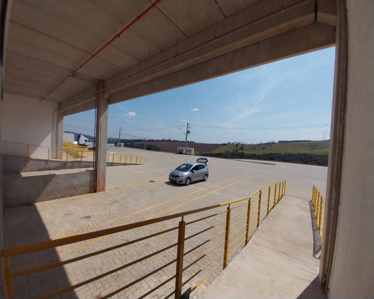 GALPÃO 2000 METROS PARA LOCAÇÃO PROXIMO RODOVIA DOM PEDRO I ATIBAIA SP
