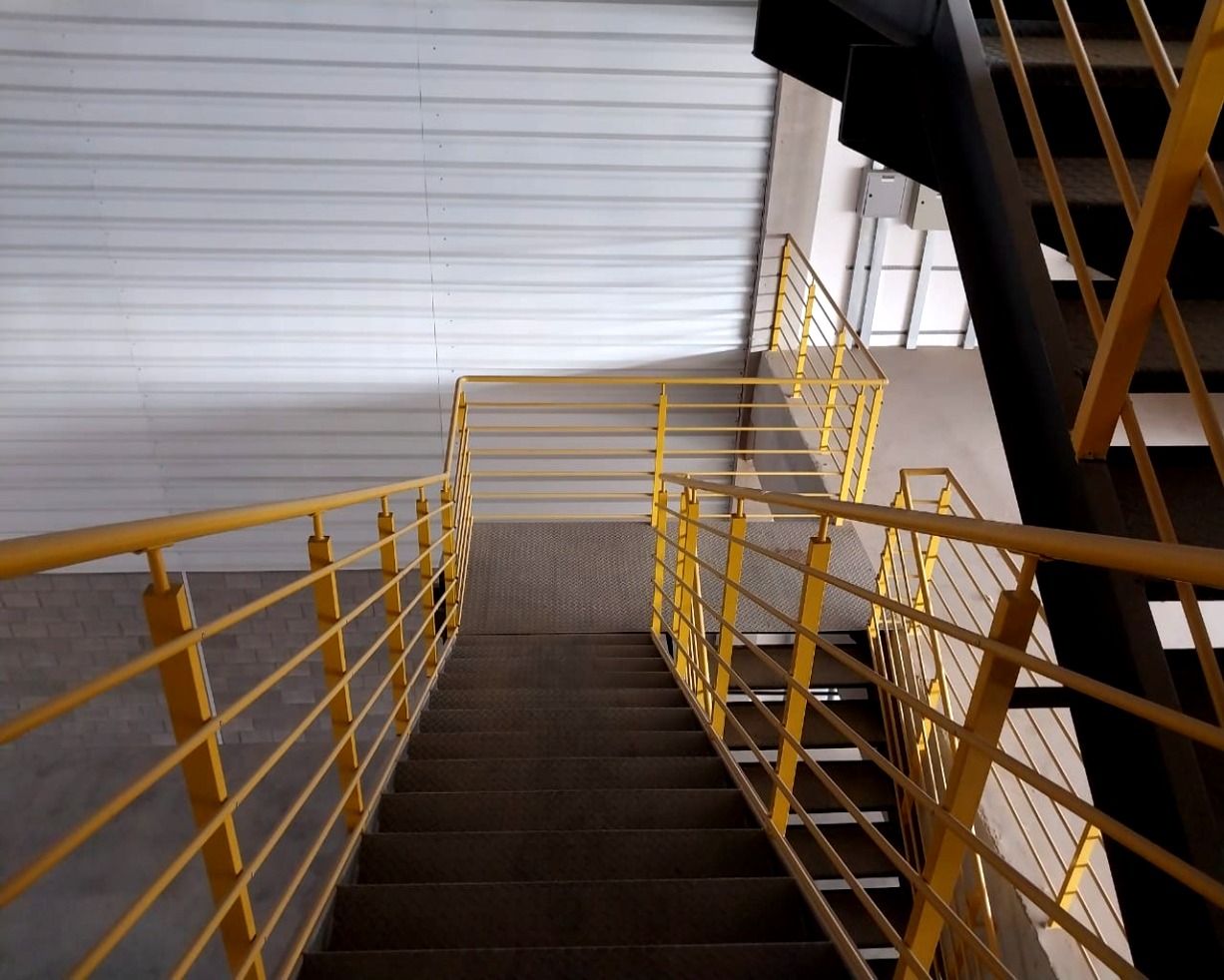 GALPÃO 2000 METROS PARA LOCAÇÃO PROXIMO RODOVIA DOM PEDRO I ATIBAIA SP