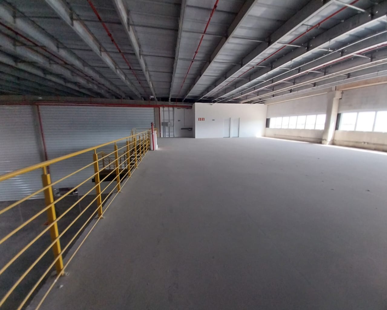 GALPÃO 2000 METROS PARA LOCAÇÃO PROXIMO RODOVIA DOM PEDRO I ATIBAIA SP