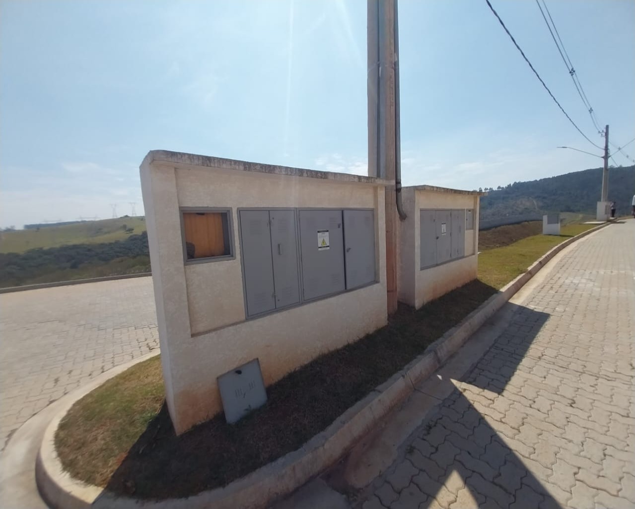 GALPÃO 2000 METROS PARA LOCAÇÃO PROXIMO RODOVIA DOM PEDRO I ATIBAIA SP