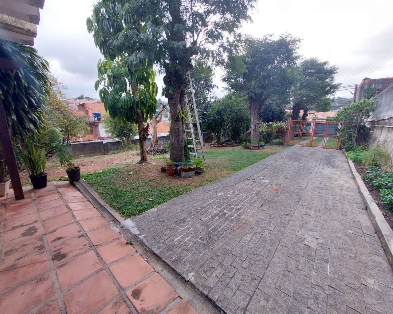 Casa Para Venda em Jandira , ao lado da Avenida João Balhesteiro e Estação Sagrado Coração