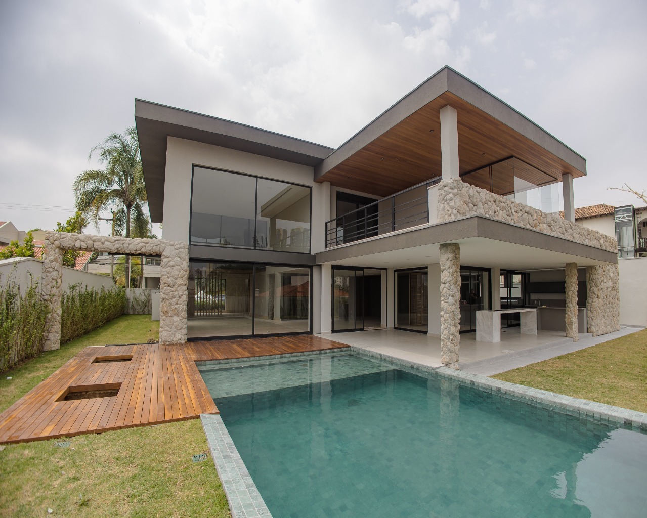 Casa para venda no Residêncial 1 em Alphaville ao lado da Rodovia castelo branco
