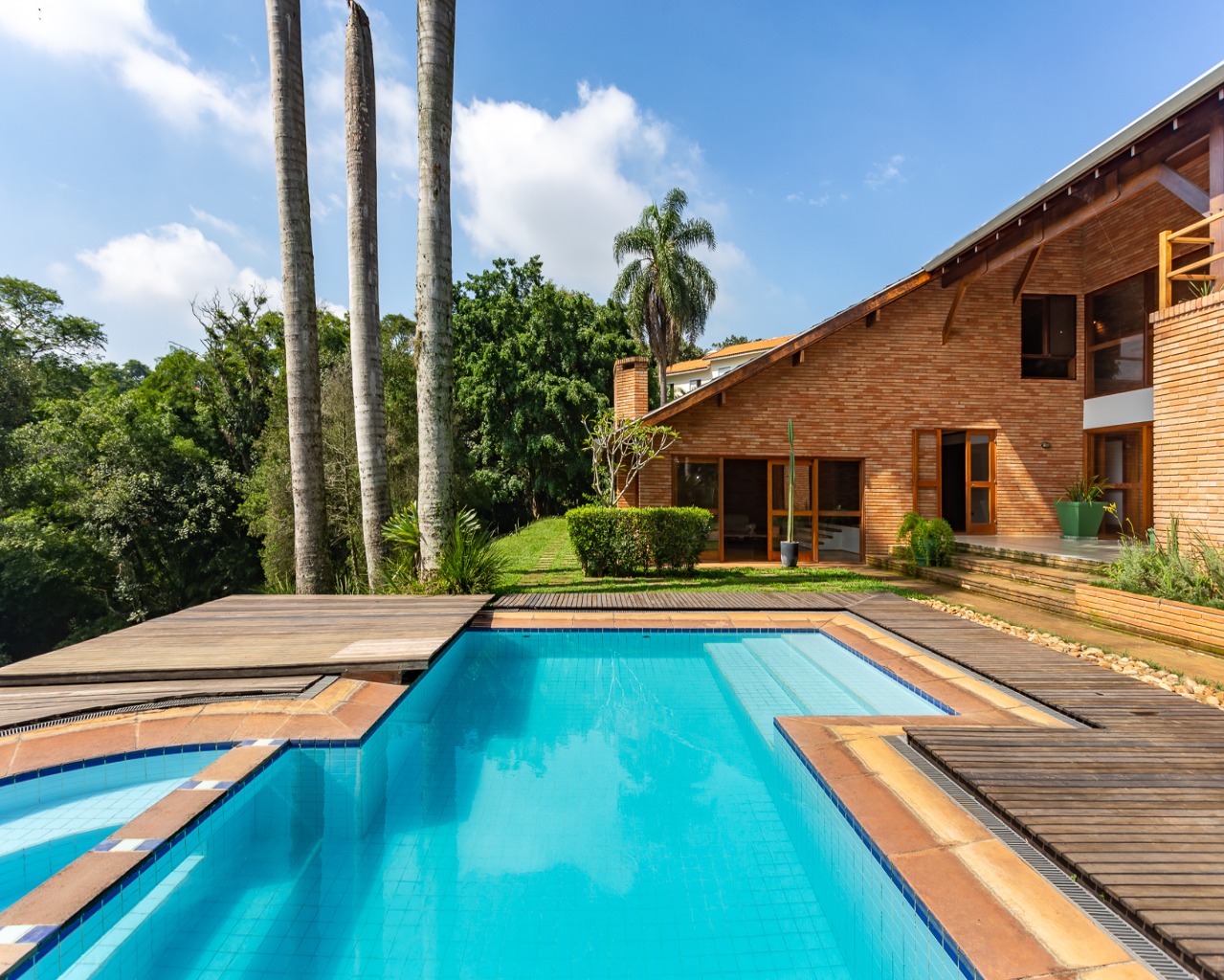MANSÃO À VENDA 05 SUITES 800 METROS NA GRANJA VIANA COTIA SP
