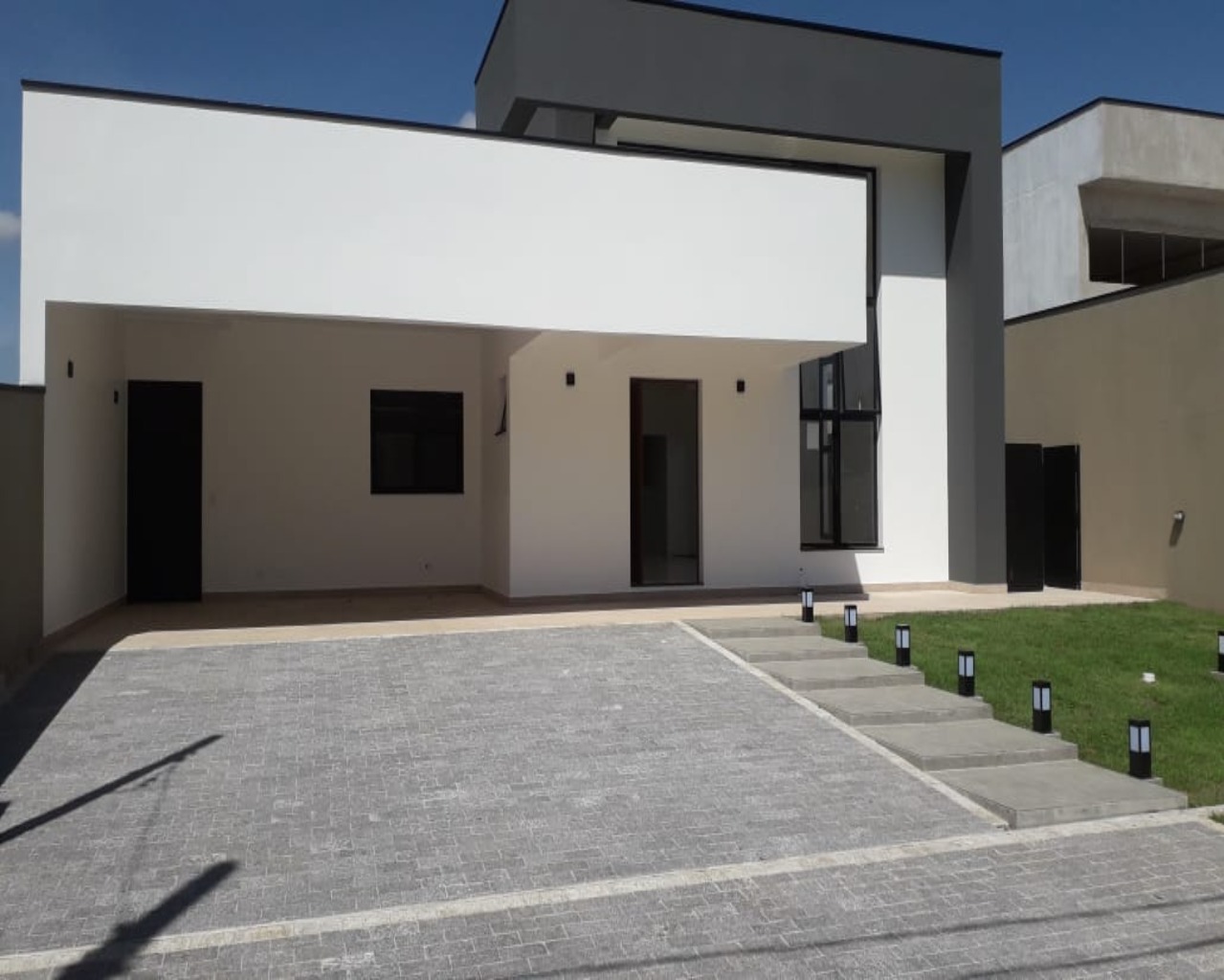 Casa Nova 03 Dormitórios no Haras Bela Vista - Vargem Grande Paulista: Suítes, Área Gourmet e Segurança 24 horas
