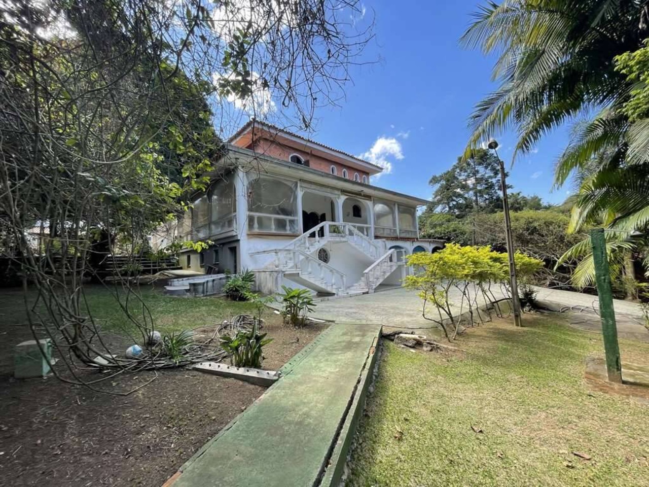 LOCAÇÃO NO MIOLO DA GRANJA COMERCIAL (ZUM) / RESIDENCIAL COTIA SP