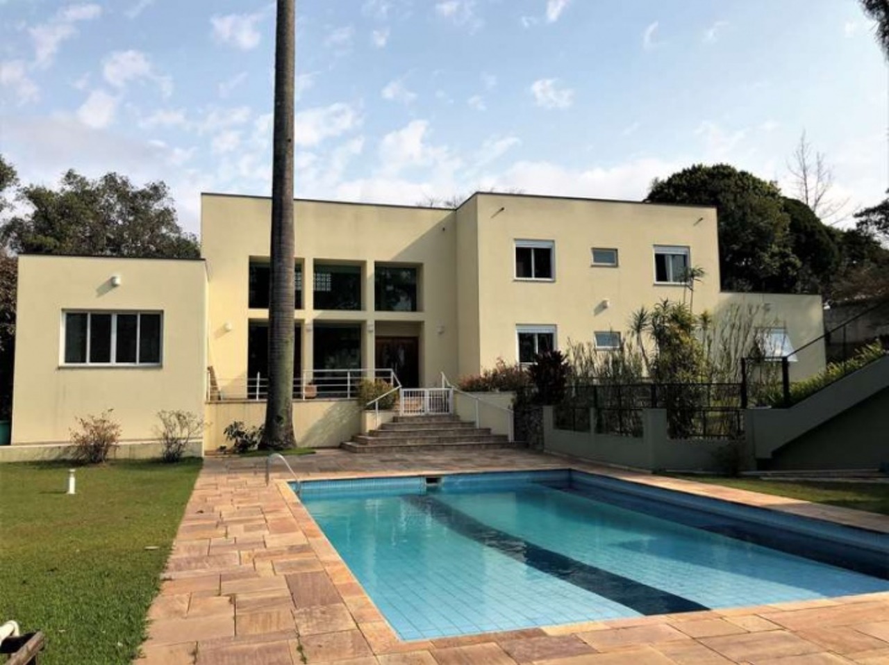 APROVEITE A OPORTUNIDADE; CASA À VENDA; CONDOMINIO PRIMAVERA COM PRIVACIDADE; PISCINA ESPAÇO GOUMERT; 4 QUARTOS 2 SUITES; NÃO PERCA CHANCE DE VISITAR.