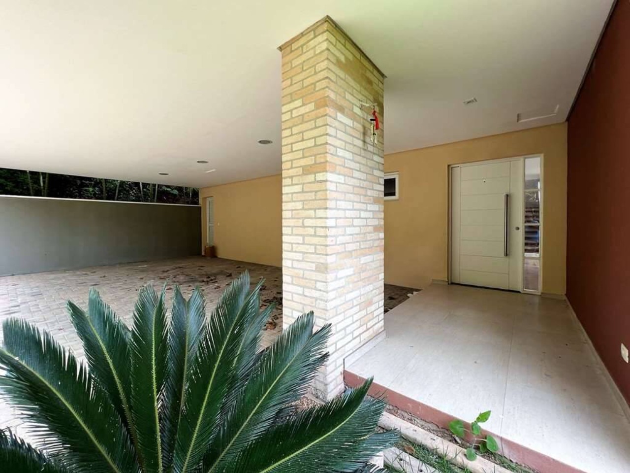 DESLUMBRE-SE; Casa com piscina; vista panorâmica acabamento de alto padrão; condomínio exclusivo!;O SONHO REALIZADO; Casa com 4 suítes VENHA CONFERIR.