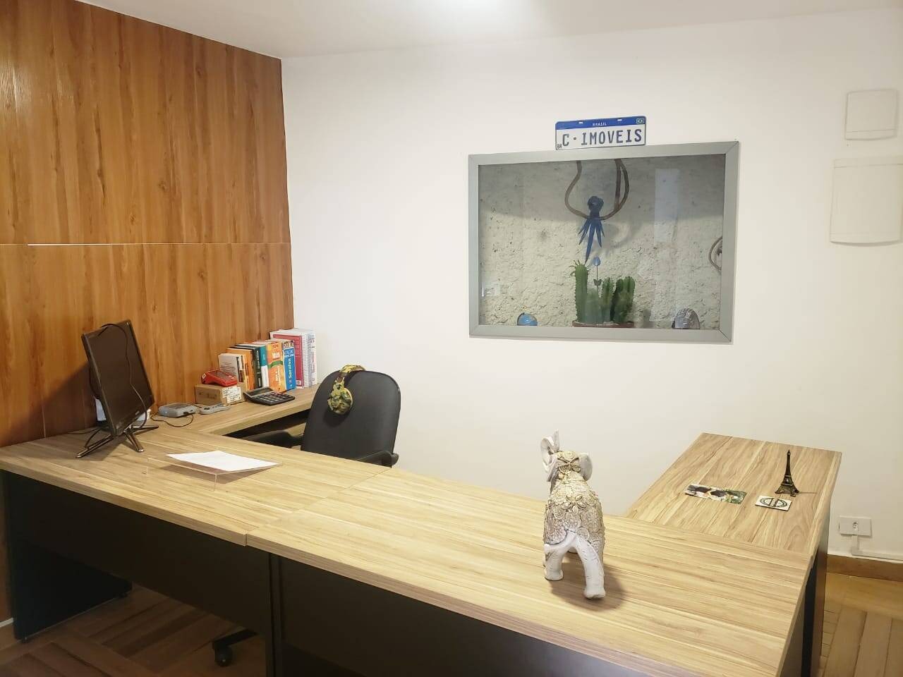 VENDA DE EDIFICIO GRANJA TOWER CONJUNTO COMERCIAL  NO TERREO 2 SALAS  COM 115,00 115,00 m  2 VAGAS.
