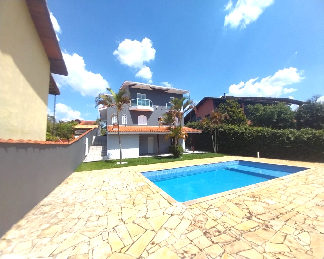 Vargem Grande Paulista: Casa 2 Suítes em Condomínio Haras Bela Vista à venda!