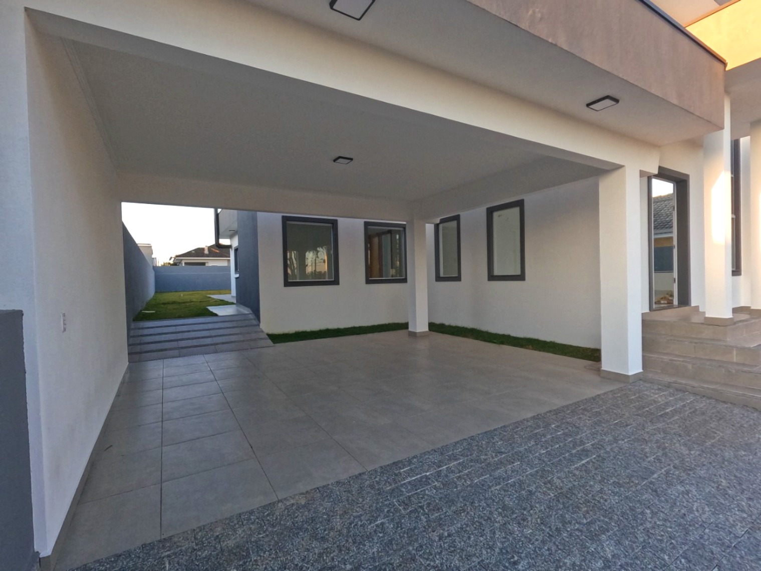 CASA NOVA COM 3 SUÍTES EM CONDOMINIO DE ALTO PADRÃO DE VARGEM GRANDE PAULISTA