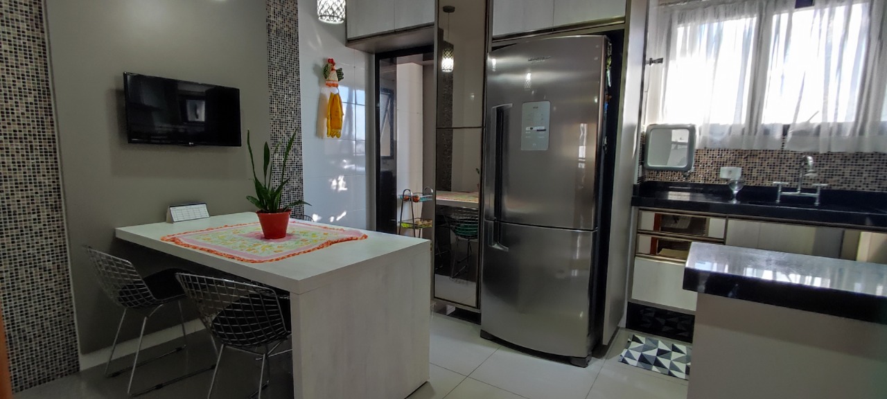 Vendo apartamento com 3 suítes e 2 vagas no Centro de Osasco