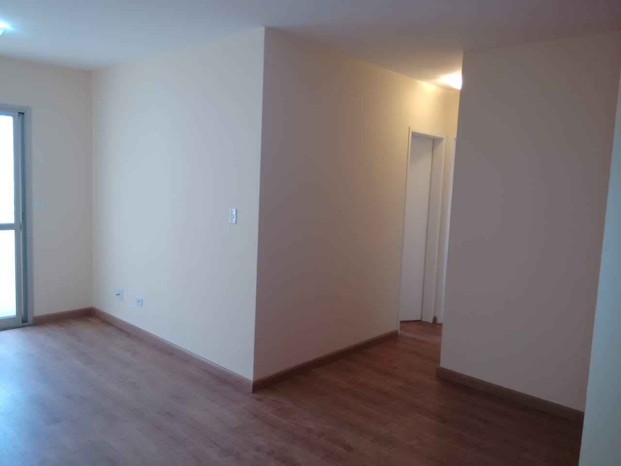 ÓTIMA LOCAALIZAÇÃO; APARTAMENTO À VENDA; 2 QUARTOS SACADA SALA 2 AMBIENTES GARAGEMOPORTUNIDADE ÚNICA: PRÓXIMO A SHOPPINGS ESTAÇÃO CPTM; AGENDE VISITA