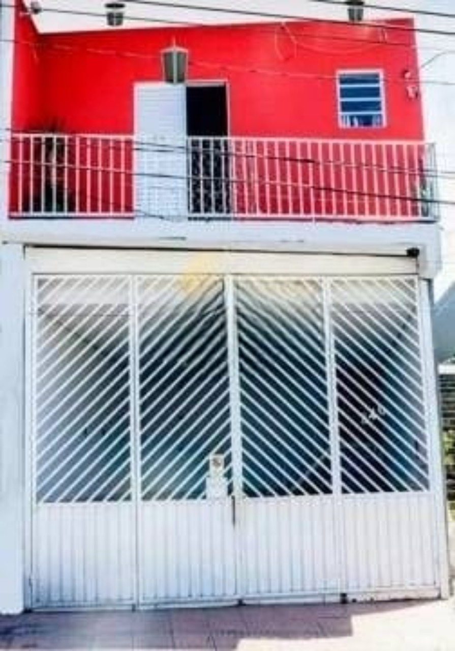 OPORTUNIDADE ÚNICA! SOBRADO ESPAÇOSO COM 3 QUARTOS À VENDA EM HELENA MARIA. APROVEITE FINANCIAMENTO. PRÓXIMO AO TRANSPORTE PÚBLICO. VENHA VERIFICAR