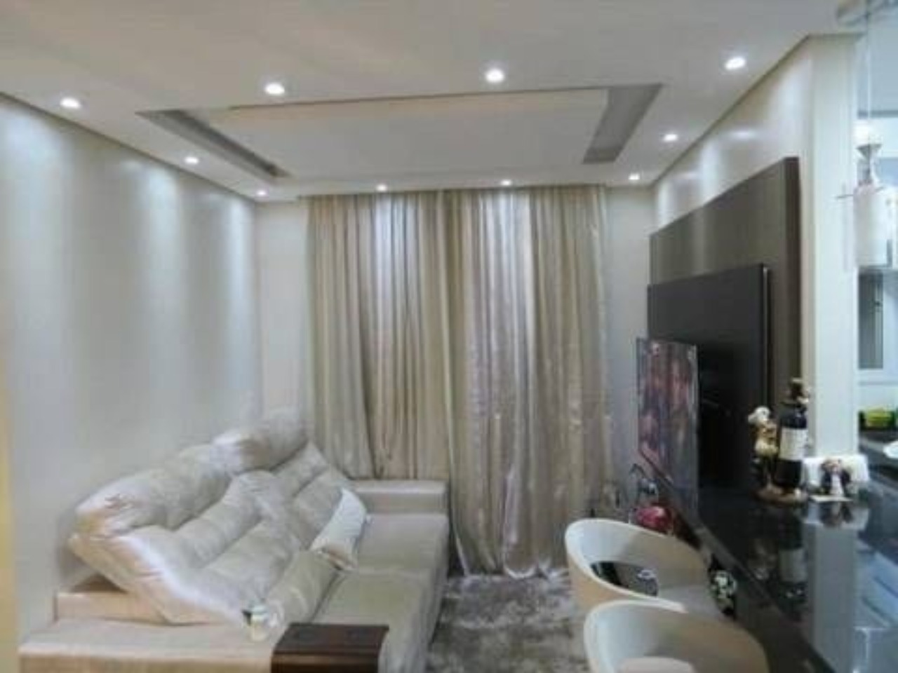 OPORTUNIDADE ÚNICA; APARTAMENTO À VENDA; MÓVEIS PLANEJADOS; VISTA PARA A PISCINA; EXCEELNTE APARTAMENTO 2 QUARTOS SACADA GOUMERT; VENHA CONFERIR.