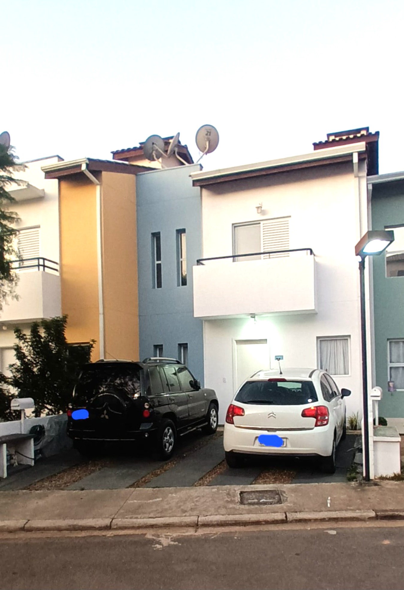 Casa à Venda com 3 Dormitórios em Paisagem Renoir, Cotia, SP - Condomínio Viva a Vida!