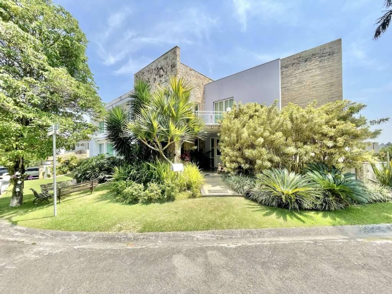 LINDA CASA CONTEMPORÂNEA; VISTA PANORÂMI;CA; ALA HÓSPEDES & HOME OFFICE| ESPAÇO; LAZER COM PISCINA; LUXO E ELEGÂNCIA; CONFIRA AGORA