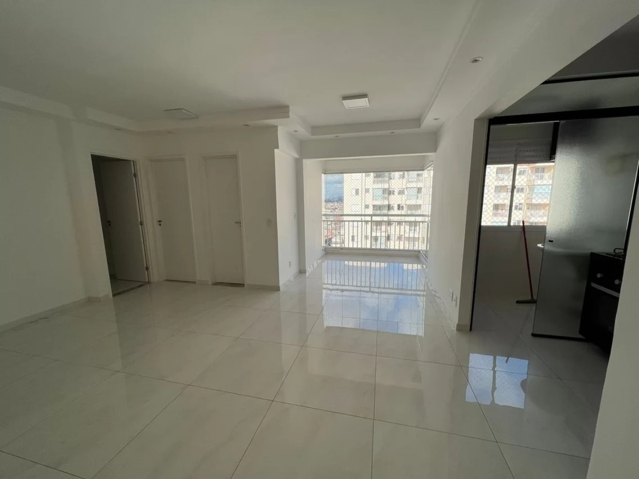 ÓTIMO APARTAMENTO; REFORAMDO À VENDA; 2 DORMITÓRIOS, LAZER COMPLETO; COMERCIO DIVERSOS; ESCOLAS HOSPITAIS TRANSPORTE; VENHA CONFERIR.
