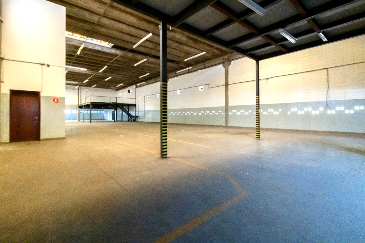 Prédio industrial para locação em Barueri ao lado da Rodovia Castelo Branco