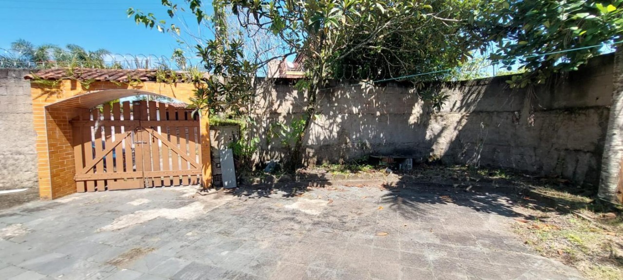 Casa para Venda, Itanhaém / SP, bairro Balneário Califórnia, 3 dormitórios, sendo 1 suíte, 3 banheiros, 4 vagas, área total 214,50 m², área