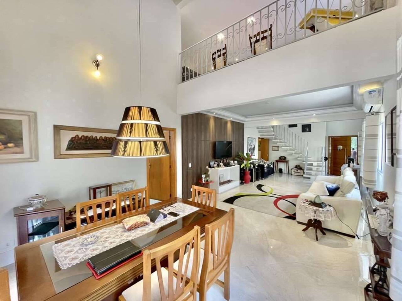 CASA CONTEMPORANEA; 3 DORMITÓRIOS; SENDO 3 SUITES; COM LOCALIZAÇÃO ESTRATEGICA NO CONDOMINIO; VENHYA CONFERIR; R$ 1.650.000,00