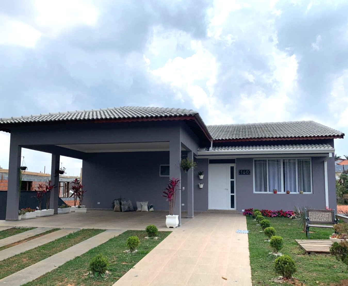 Casa Nova e Moderna em Haras Bela Vista - Estrutura Reforçada e Design Excepcional
