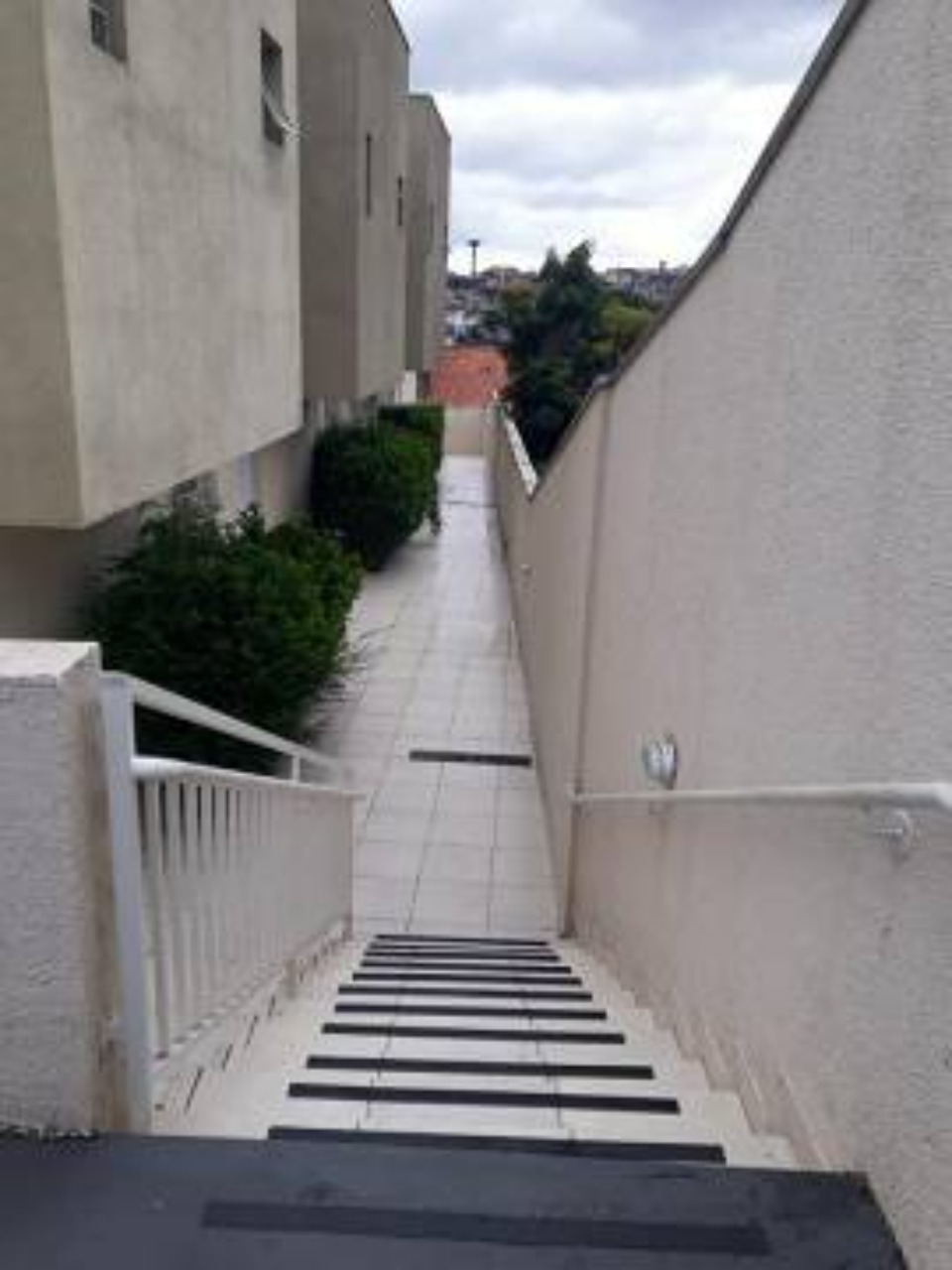 CASA RESIDENCIAL em OSASCO - SP, PADROEIRA