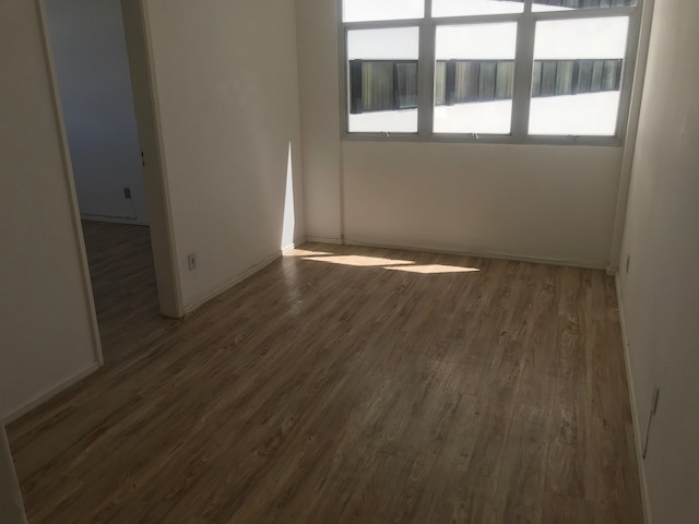 Apartamento à venda com 1 quarto, 40m² - Foto 1