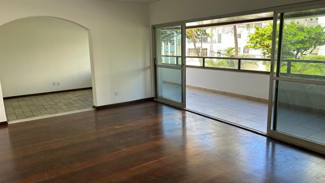 Apartamento à venda com 4 quartos, 191m² - Foto 11