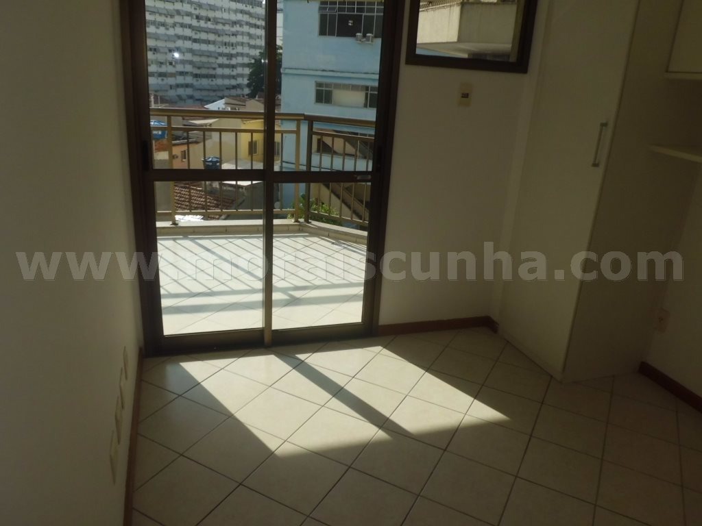 Apartamento para alugar com 2 quartos, 85m² - Foto 9