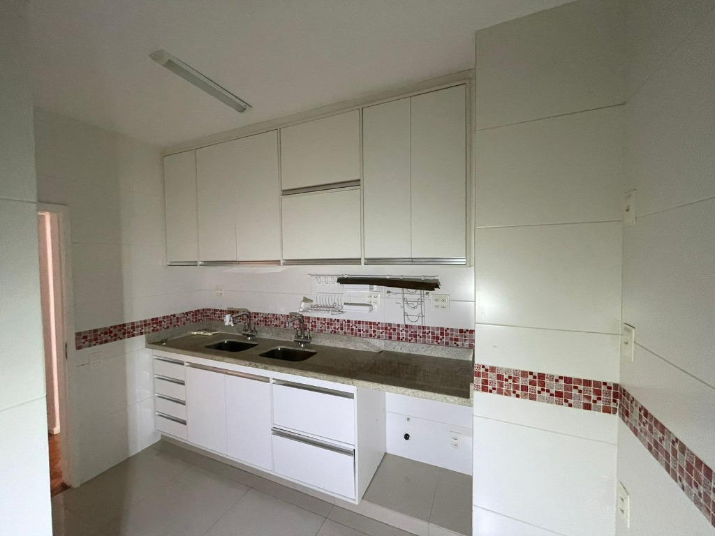 Apartamento à venda com 3 quartos, 110m² - Foto 8