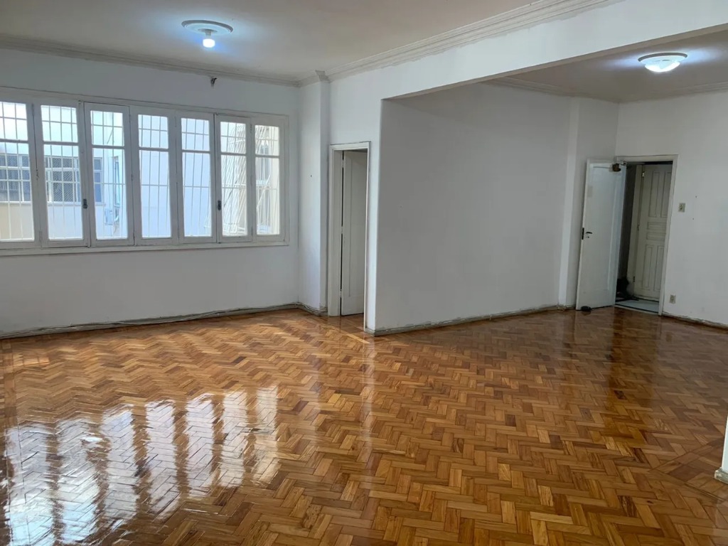 Apartamento à venda com 3 quartos, 173m² - Foto 2