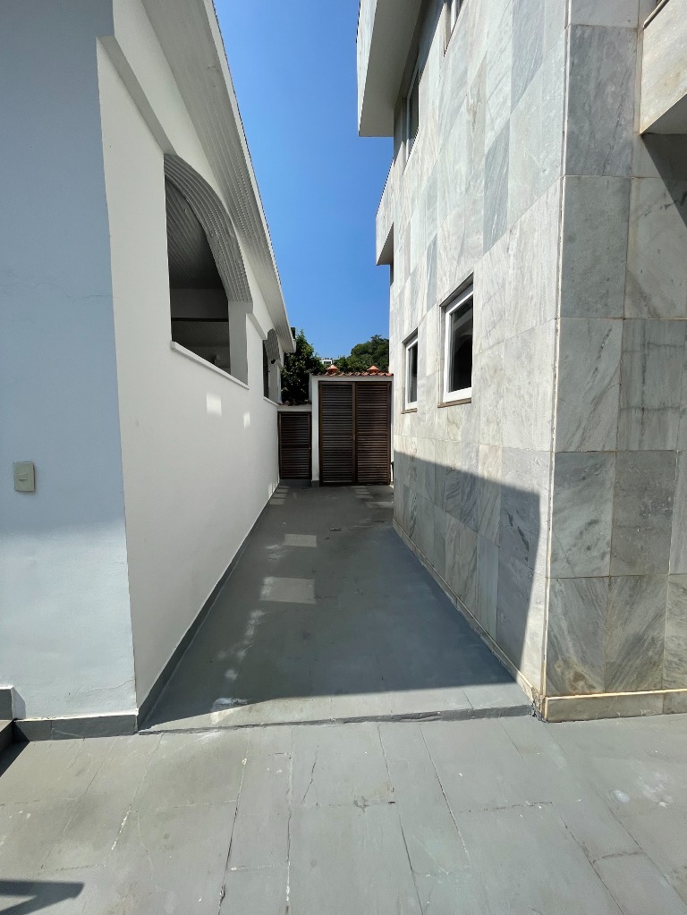 Casa à venda com 6 quartos, 2000m² - Foto 33