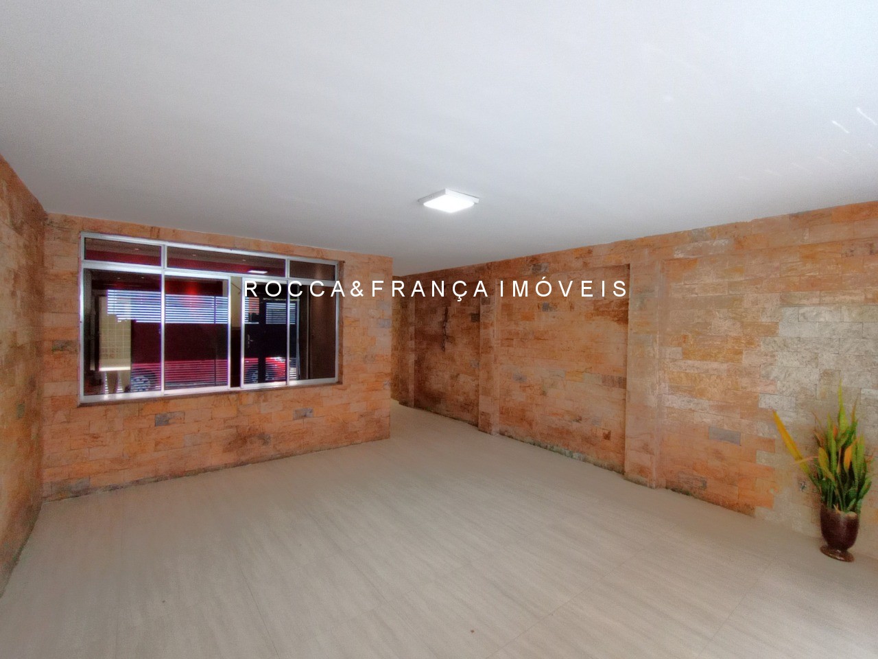 Casa à venda com 2 quartos, 110m² - Foto 1