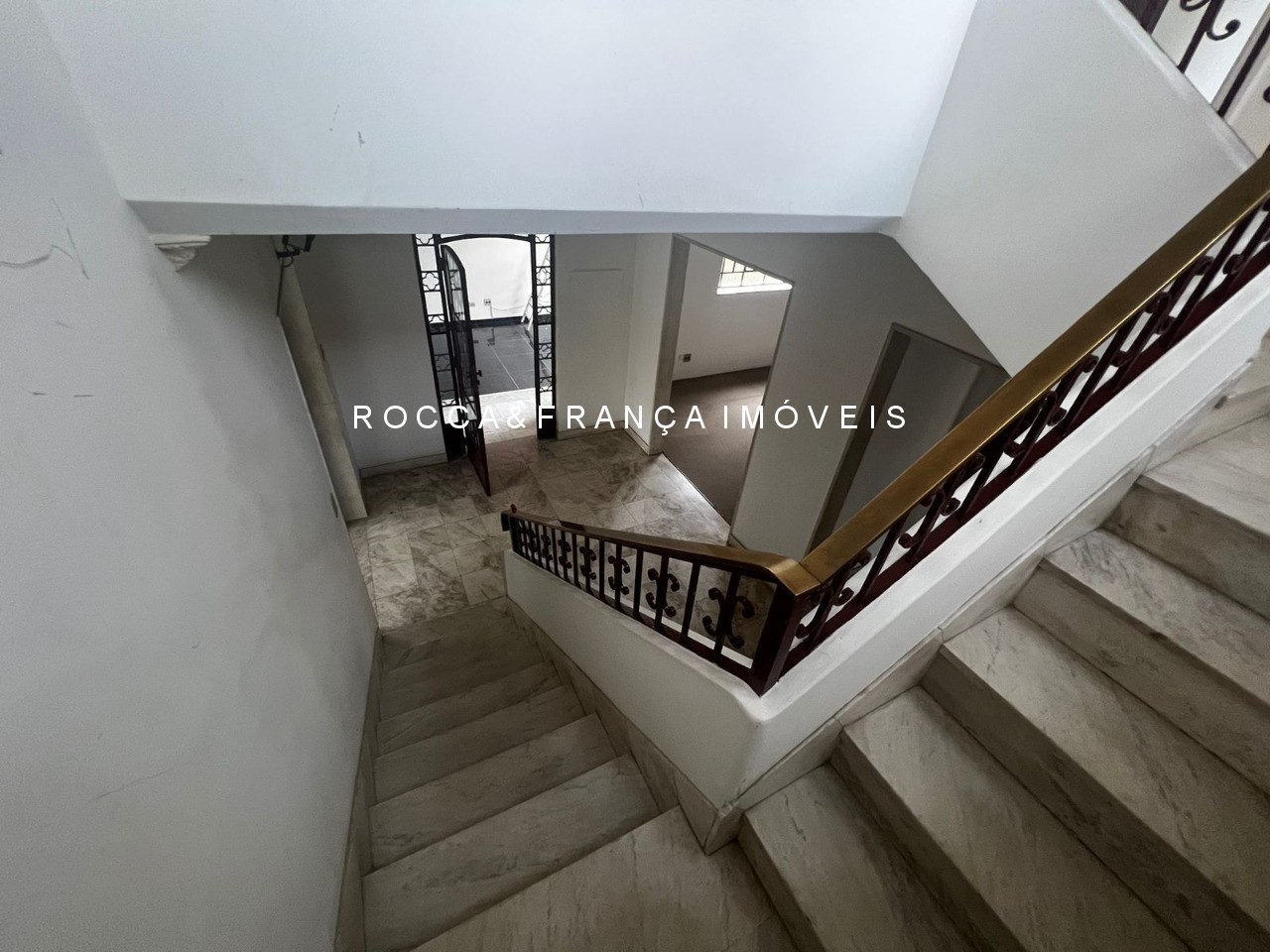 Prédio Inteiro à venda e aluguel, 600m² - Foto 1