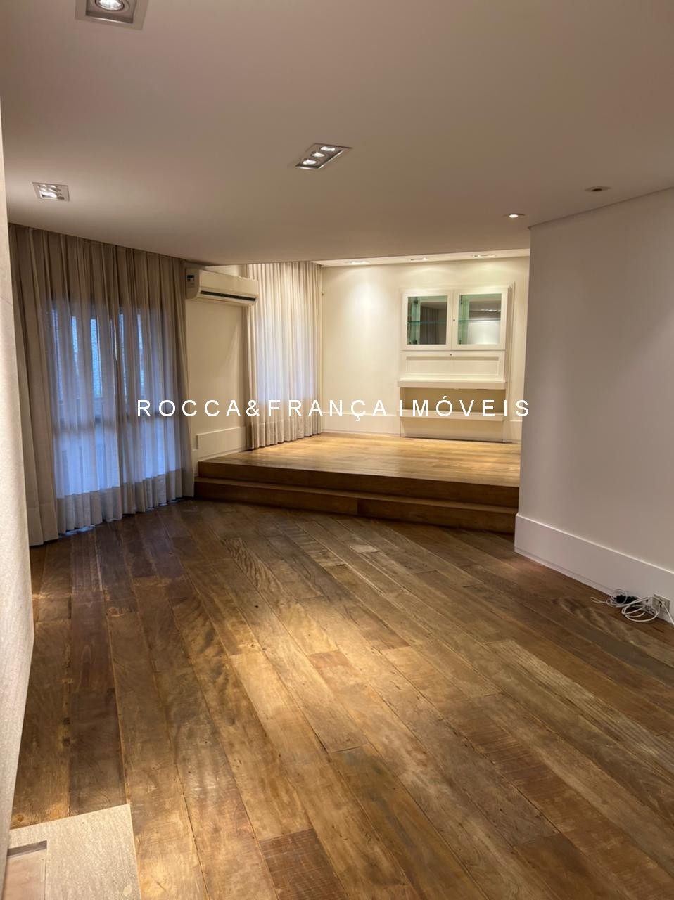 Apartamento, 3 quartos, 217 m² - Foto 1